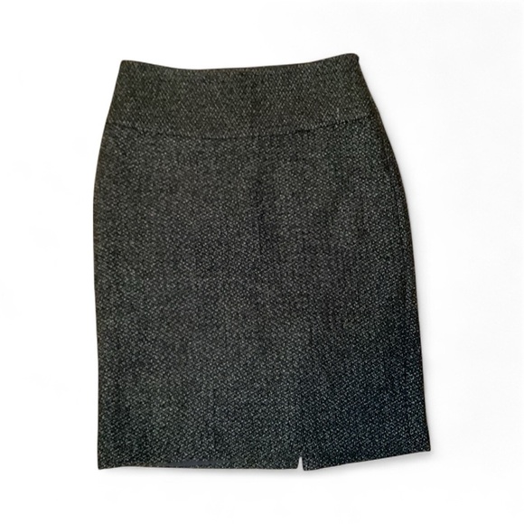 Cassis Dresses & Skirts - Cassis Green Wool Blend Skirt, Flecked patterned, size 8.